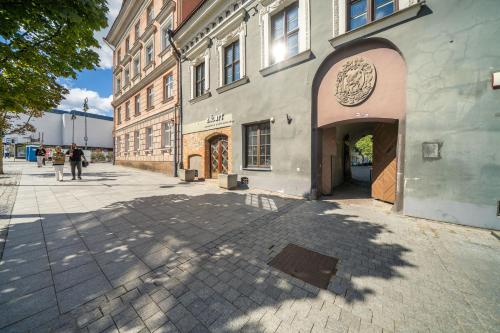 Homey Old Town 1 Bedroom Apartment by Reside Baltic - image 5
