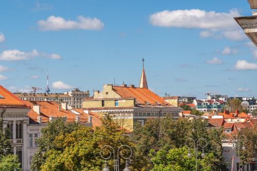 Homey Old Town 1 Bedroom Apartment by Reside Baltic - image 2