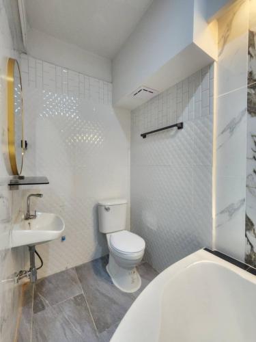 Bathroom, Irich Theparak S101 - BTS-Chang Erawan 2kms near Mueang Samut Pu Chao Saming Phrai Hospital