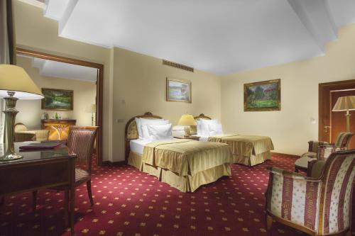 Art Nouveau Palace Hotel - image 14