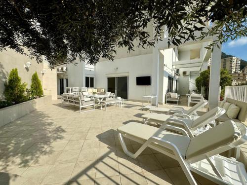 Jounieh Apartment With Private terrace in Harisa