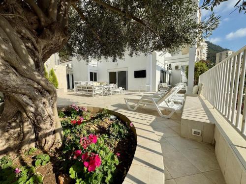 Jounieh Apartment With Private terrace in Harisa