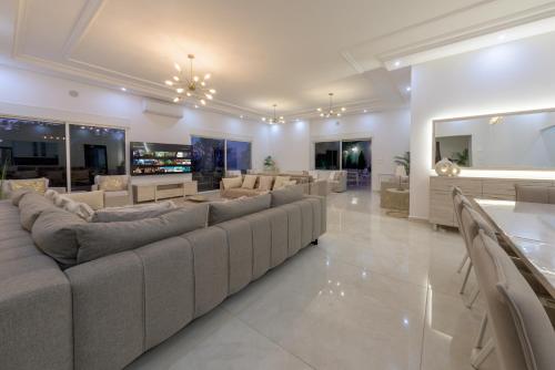 Jounieh Apartment With Private terrace in Harisa