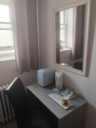 Instalaciones, Number Four in Brighton
