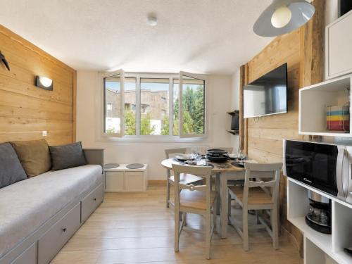 BO421 Studio confortable skis au pieds 3 Vallees