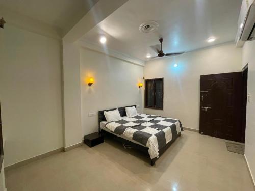 Leela Homestay-Varanasi-Two BHK luxury apartment - image 5