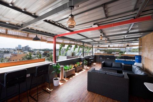 Balcony/terrace, Loop by Zolo Ramaiah, Bangalore in Rajajinagar