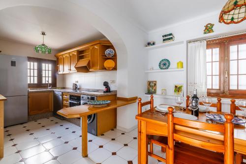 Casa Elodí, 3 beautiful apartments and 1 private studio in Sayalonga (Casa Elodi, 3 beautiful apartments and 1 private studio in Sayalonga) in Sayalonga