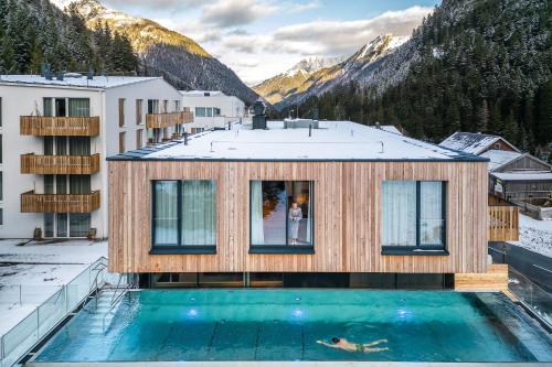All-Suite Resort Paznaun 2