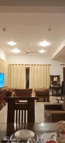 new blue topaz guest house - image 2