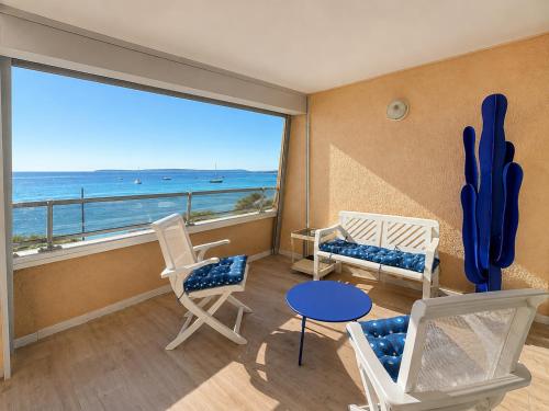 Vue mer, Terrasse, parking et plage à pied