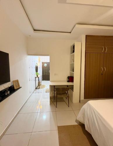 Studio Élégant & Prestige avec Terrasse privé - image 4