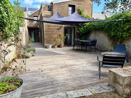 Maison 8 personnes avec jardin privé à deux pas des remparts - Location saisonnière - Guérande