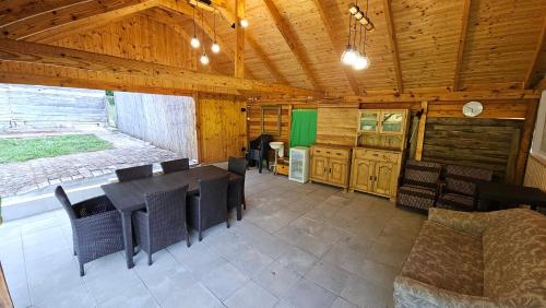 Mézesház Kisjakabfalva (Mezeshaz Kisjakabfalva) in Villánykövesd