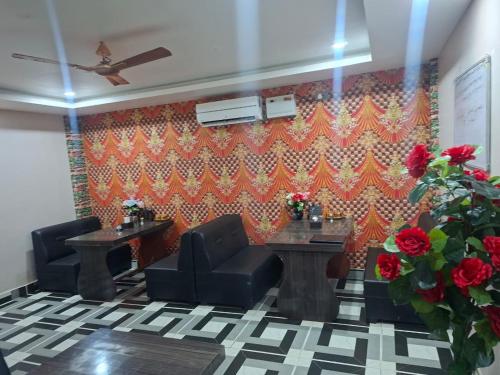 레스토랑, Hotel Dev Inn in 당가디