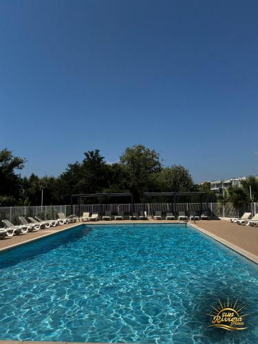 Appartement en bord de rivière, près des plages
