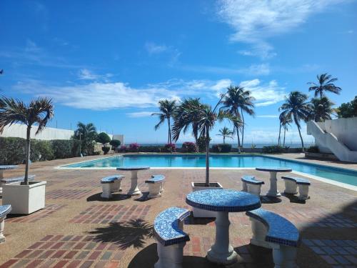 Apartamento de 2 habitaciones frente Playa Moreno in Porlamar