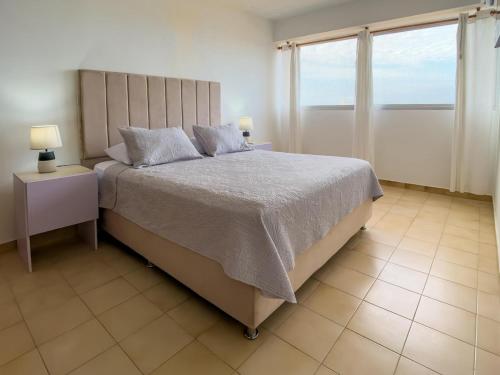 Apartamento de 2 habitaciones frente Playa Moreno in Porlamar