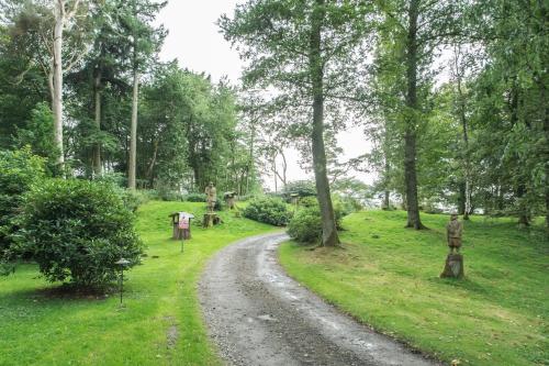 Partridge at Rossie Ochil Estate Cottages with Hot Tub, Perthshire in Форганденні