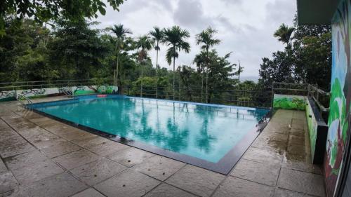 مسبح, Skywide Resort - Wayanad in Muttil
