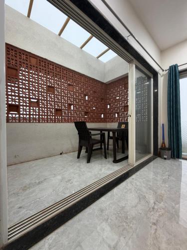 المرافق, OSM Villa in Moleshwar