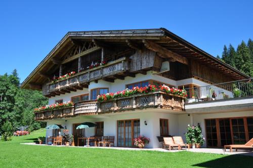Landhaus Alpensonne - Apartment - Schattwald