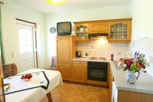 Létesítmények, Spezialitatenhof Familie Eichmann in Neuhaus Am Klausenbach