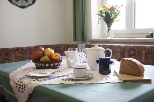 Ételek és italok, Spezialitatenhof Familie Eichmann in Neuhaus Am Klausenbach