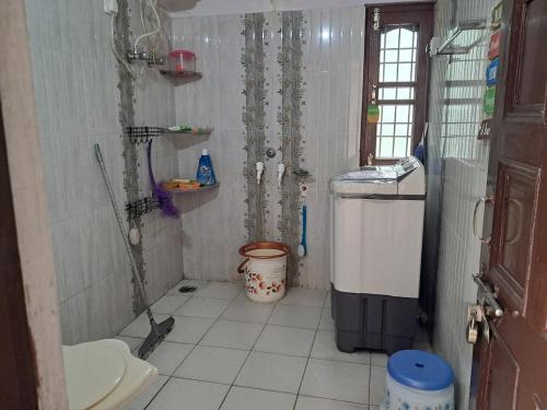 Peaceful 2 BR Stay with Party Hall & Kitchen - image 5