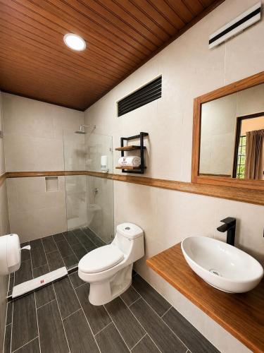 Bathroom, Hotel Wilson Santa Cruz in Santa Cruz