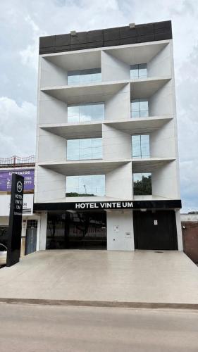 . HOTEL VINTE UM