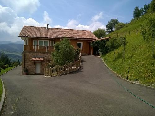 Casa Rural Arbegain Etxea - Apartment - Aizarna