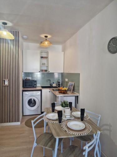 Air-conditioned 4-seater new studio apartment