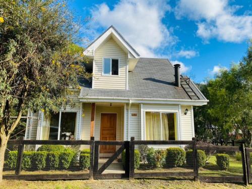 Hermosa casa a 10 minutos de Huilo Huilo in Choshuenco