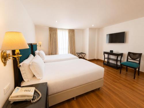 2 twin beds