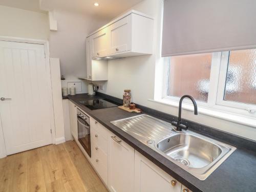 No 40 Rufford Road - image 5