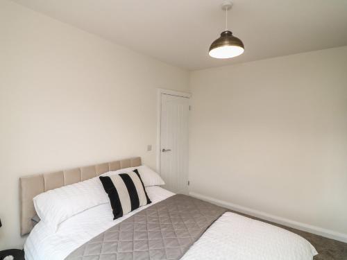 No 40 Rufford Road - image 4
