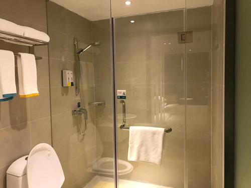 Double Room image 6