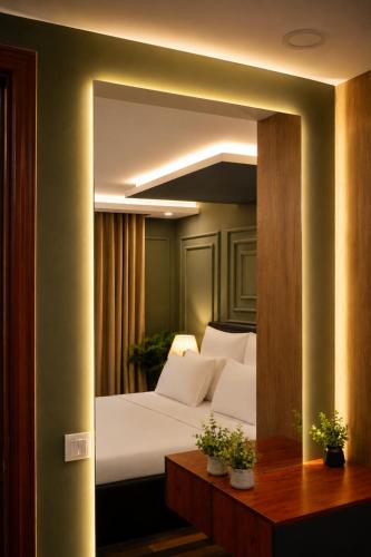 Gold crest mall residence - Luxury Apartments by Alvis Suite - DHA Phase 4 - image 2