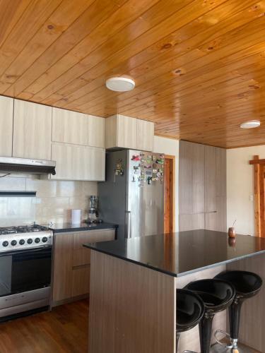 Casa Paihuen a 29km de Pucon Vista al Lago - image 2