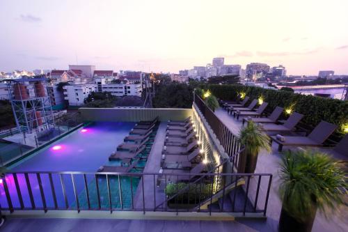 Swimming pool, Chillax Heritage in Bangkok Riverside