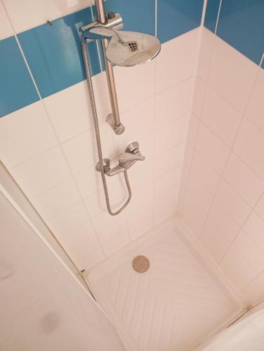 X1 Chambre Salon Dans Appartement T3 En Cohabitation - Chambéry