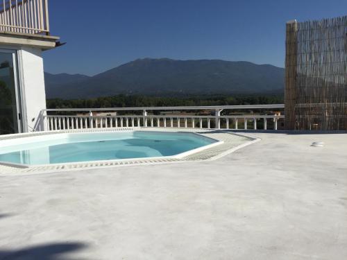 Atvērtā tipa vanna, Les Suites in Santa Maria de Palautordera