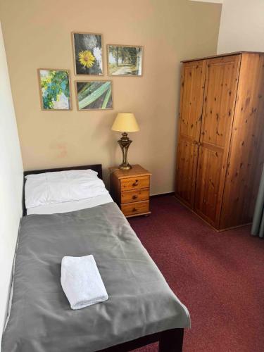 1 twin bed