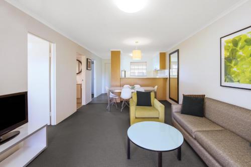 Adina Serviced Apartments Canberra Kingston Room Type - Apartment with Shower