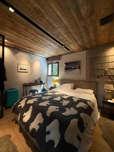 Luxury Chalet with Garden, Center of Megeve with WiFi, "V25" by Versant Collection