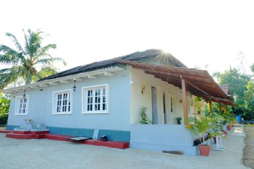 Kerevolu Heritage Stay - Estate, Home Food, Near to Sight Seeings in Agani