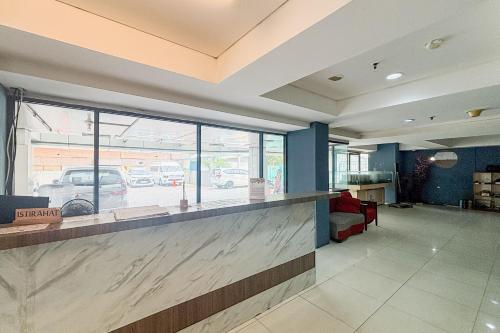 Lobby, RedDoorz near Batuceper Station in Batuceper