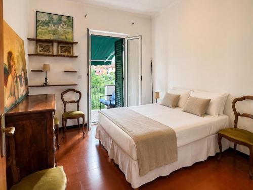 Small villa, terrace, parking, 10 min to the beach