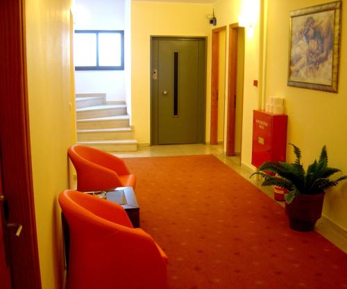 Elysee Hotel - image 5